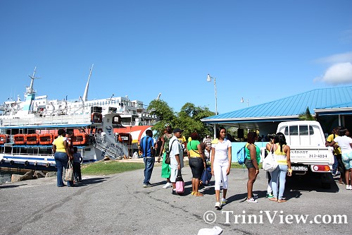 Partygoers arriving for the cruise