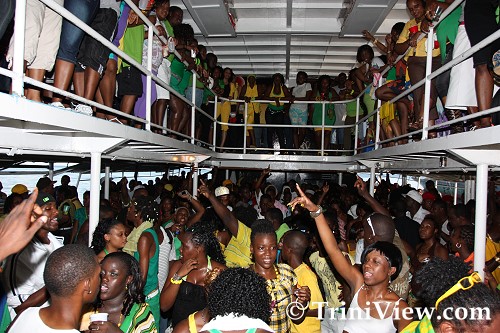 Partying on the boat on the Journey back to Pier 2 docks