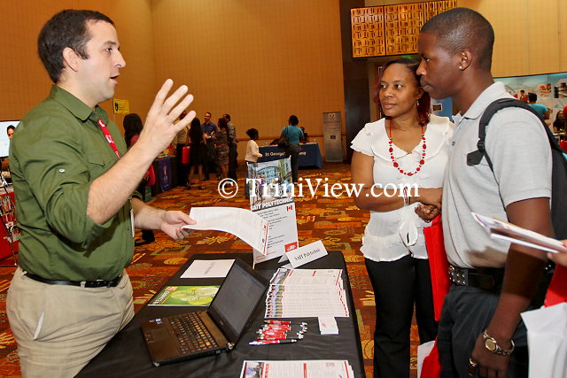 Kevin Newsome of SAIT Polytechnic assisting attendees