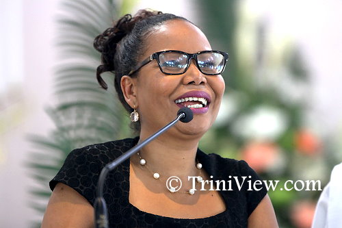 Nikki Crosby, niece of Earl Crosby, delivers her eulogy at his funeral service